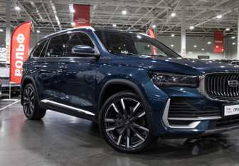 Подержанный автомобиль Geely Monjaro 2023 года (5 фото)