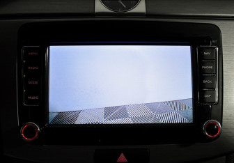 Подержанный автомобиль Volkswagen Passat Sedan 2011 года (16 фото)