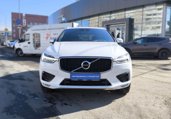Подержанный автомобиль Volvo XC60 2019 года (2 фото)