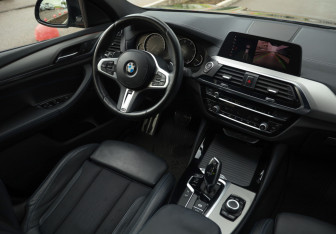 Подержанный автомобиль BMW X4 2019 года (10 фото)