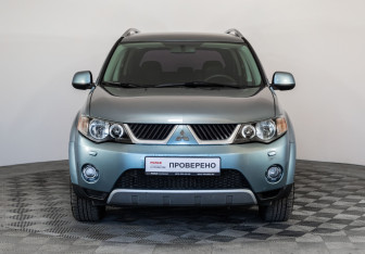 Подержанный автомобиль Mitsubishi Outlander 2007 года (2 фото)