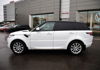 Подержанный автомобиль Land Rover Range Rover Sport 2017 года (2 фото)