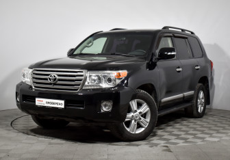 Подержанный автомобиль Toyota Land Cruiser Suv 2012 года (2 фото)