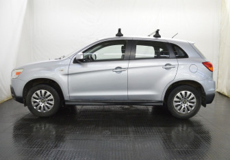 Подержанный автомобиль Mitsubishi ASX 2010 года (8 фото)