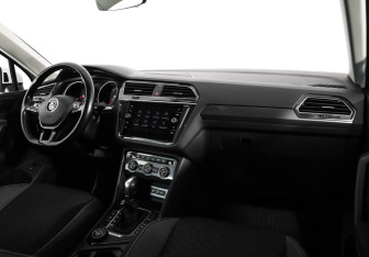 Подержанный автомобиль Volkswagen Tiguan 2018 года (9 фото)
