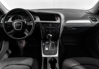 Подержанный автомобиль Audi A4 Sedan 2008 года (14 фото)