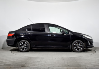 Подержанный автомобиль Peugeot 408 2013 года (4 фото)