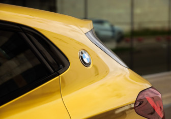 Подержанный автомобиль BMW X2 2021 года (11 фото)