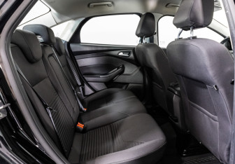 Подержанный автомобиль Ford Focus Sedan 2019 года (18 фото)