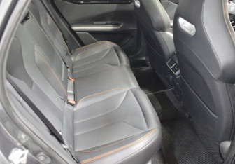 Подержанный автомобиль Changan UNI-V 2024 года (13 фото)