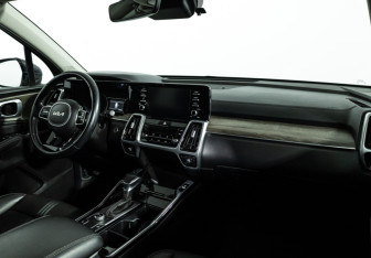 Подержанный автомобиль Kia Sorento 2021 года (9 фото)