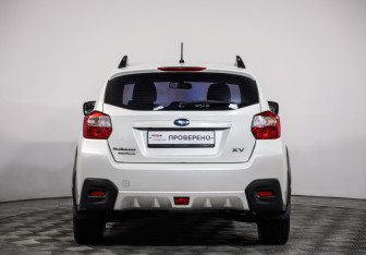 Подержанный автомобиль Subaru XV 2013 года (6 фото)