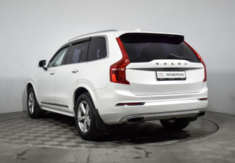 Подержанный автомобиль Volvo XC90 2015 года (7 фото)