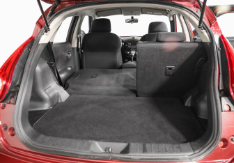 Подержанный автомобиль Nissan Juke 2012 года (23 фото)