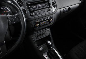 Подержанный автомобиль Volkswagen Tiguan 2015 года (19 фото)