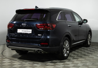 Подержанный автомобиль Kia Sorento 2018 года (5 фото)