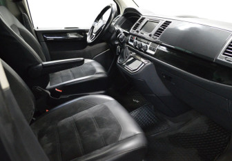 Подержанный автомобиль Volkswagen Multivan 2018 года (10 фото)