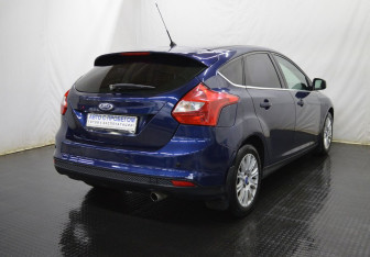 Подержанный автомобиль Ford Focus Hatchback 2012 года (5 фото)