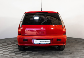 Подержанный автомобиль Mitsubishi Lancer Wagon 2004 года (6 фото)