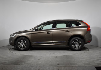 Подержанный автомобиль Volvo XC60 2014 года (8 фото)