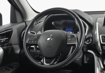Подержанный автомобиль Mitsubishi Eclipse Cross 2019 года (14 фото)