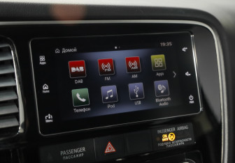Подержанный автомобиль Mitsubishi Outlander 2018 года (13 фото)