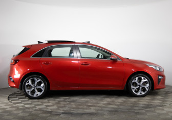 Подержанный автомобиль Kia Ceed Hatchback 2019 года (4 фото)