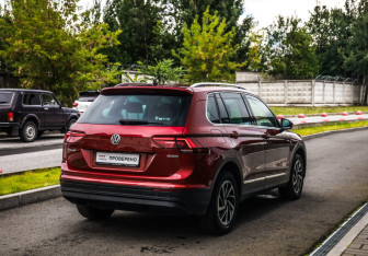 Подержанный автомобиль Volkswagen Tiguan 2018 года (6 фото)
