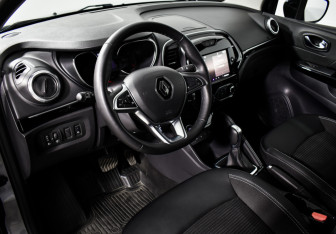 Подержанный автомобиль Renault Kaptur 2021 года (9 фото)