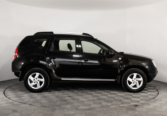 Подержанный автомобиль Renault Duster 2012 года (4 фото)