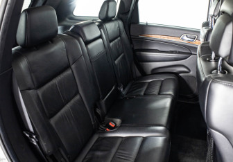 Подержанный автомобиль Jeep Grand Cherokee 2012 года (13 фото)