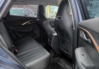 Подержанный автомобиль Omoda C5 2023 года (19 фото)