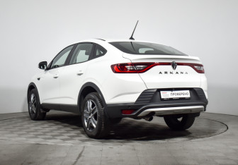 Подержанный автомобиль Renault Arkana 2021 года (6 фото)