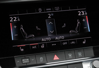 Подержанный автомобиль Audi A6 Sedan 2021 года (23 фото)