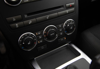 Подержанный автомобиль Land Rover Freelander 2014 года (16 фото)
