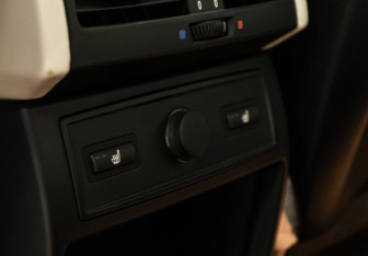 Подержанный автомобиль BMW X5 2010 года (24 фото)