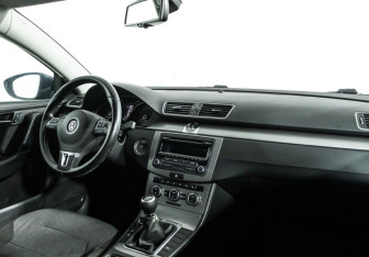 Подержанный автомобиль Volkswagen Passat Sedan 2012 года (9 фото)