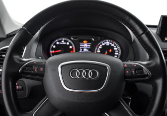 Подержанный автомобиль Audi Q3 2013 года (17 фото)