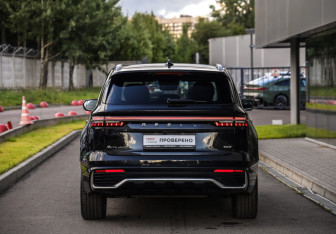 Подержанный автомобиль Geely Monjaro 2025 года (7 фото)