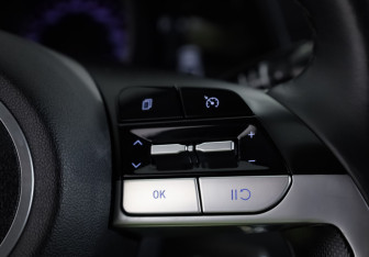 Подержанный автомобиль Hyundai Elantra Sedan 2021 года (9 фото)