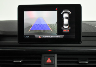 Подержанный автомобиль Audi A4 Sedan 2017 года (20 фото)