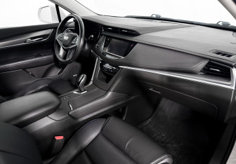 Подержанный автомобиль Cadillac XT5 2017 года (15 фото)