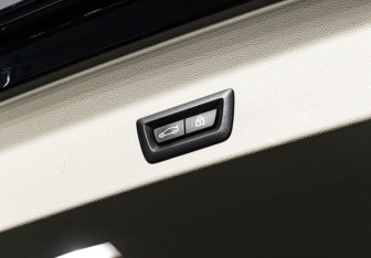 Подержанный автомобиль BMW X3 2019 года (21 фото)