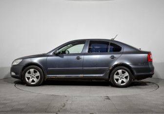 Подержанный автомобиль Skoda Octavia Liftback 2013 года (8 фото)