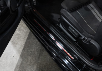 Подержанный автомобиль MINI Hatch 2019 года (22 фото)