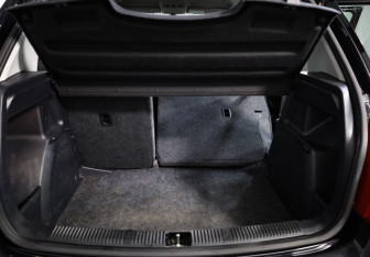 Подержанный автомобиль Skoda Fabia Hatchback 2013 года (23 фото)