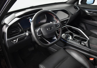 Подержанный автомобиль Geely Tugella 2022 года (9 фото)