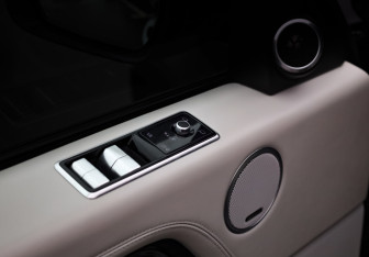 Подержанный автомобиль Land Rover Range Rover 2019 года (15 фото)