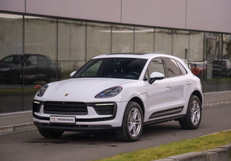 Подержанный автомобиль Porsche Macan 2021 года (3 фото)