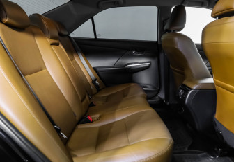 Подержанный автомобиль Toyota Camry Sedan 2016 года (23 фото)